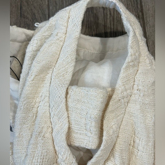 NWT Zara Textured Cream Cutout Kids Dress - Picture 5 of 6